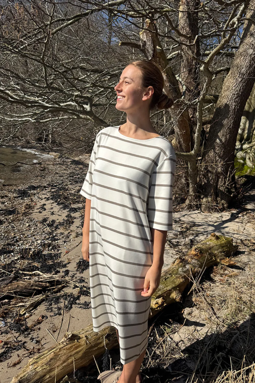 New Fabrin Copenhagen Sweat Dress AOP Stripe 25, W. - Dame Kjole Sand